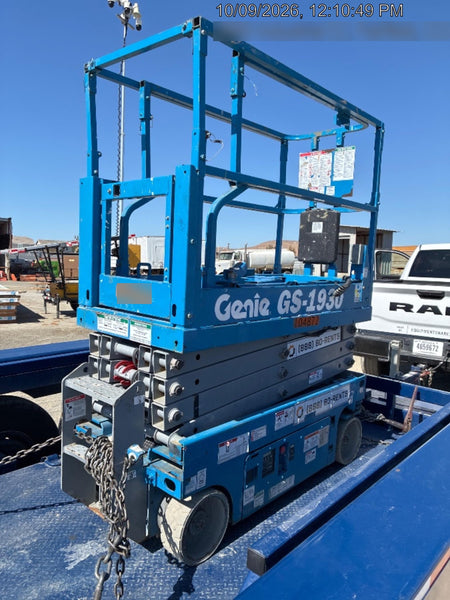 2020 Genie GS-1930 Solid Non Marking Tires, Beacon, Folding rails with half height swing gate, 800W Inverter