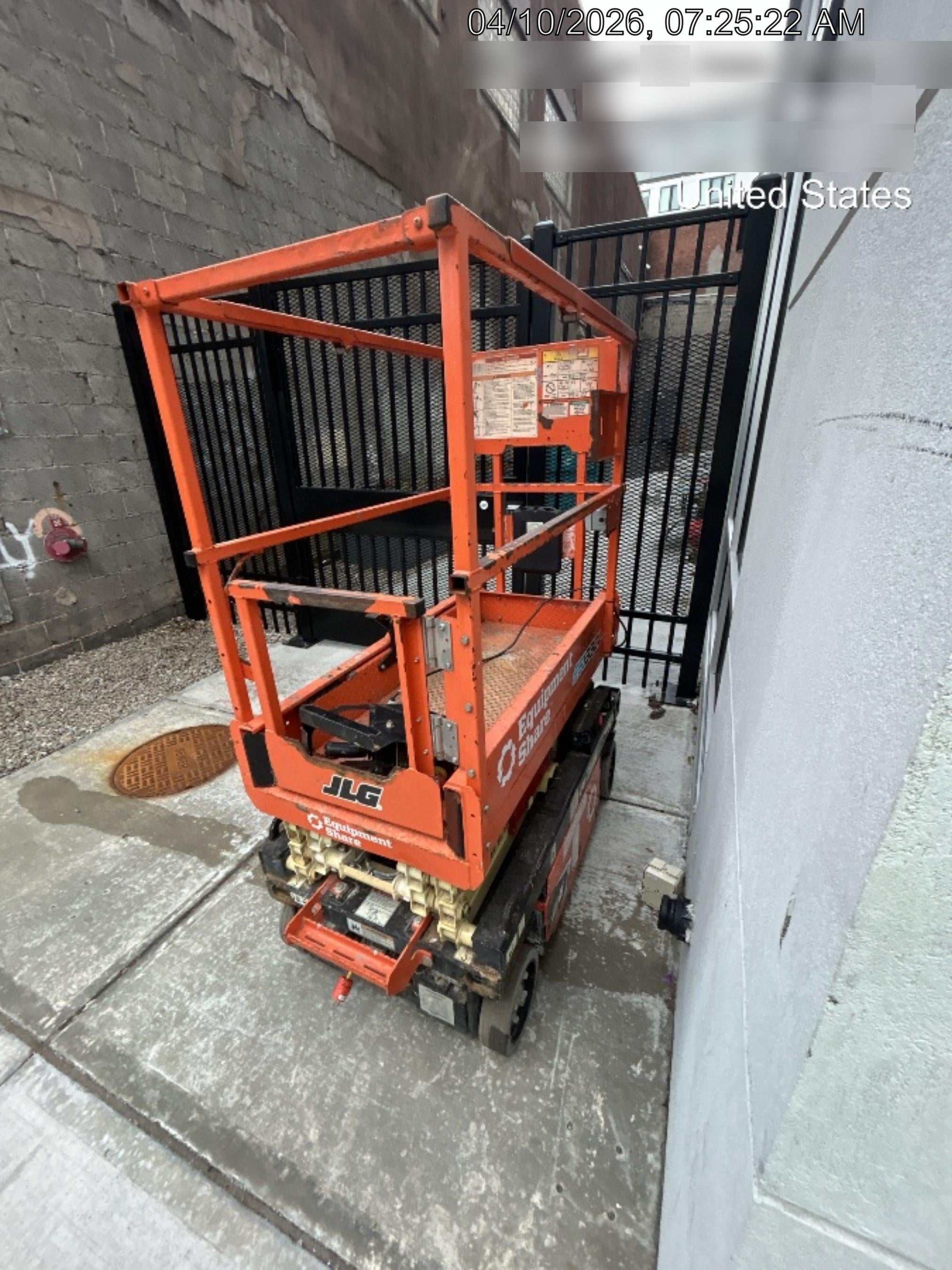 2022 JLG ES1330L