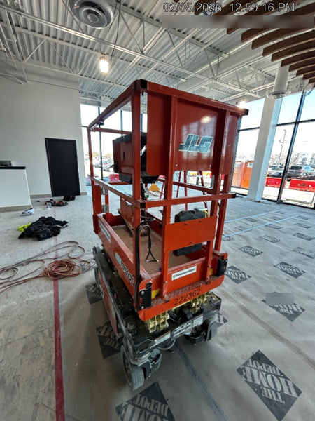 2022 JLG ES1330L