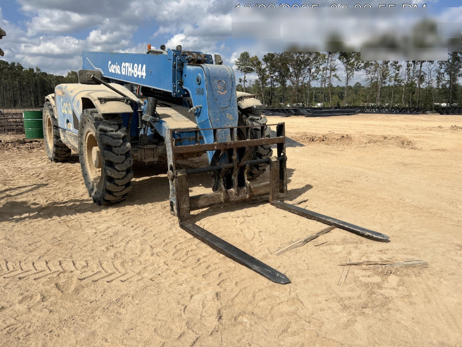 2017 GENIE GTH-844