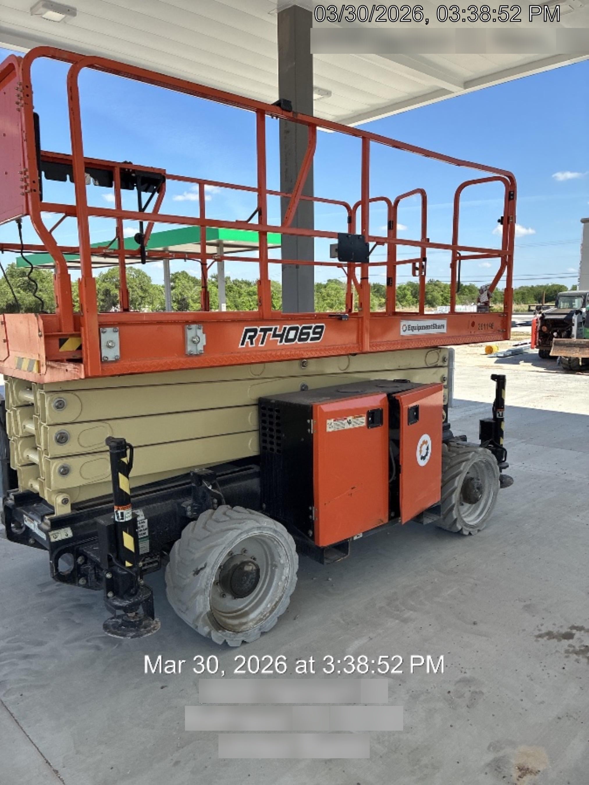 2022 JLG RT4069