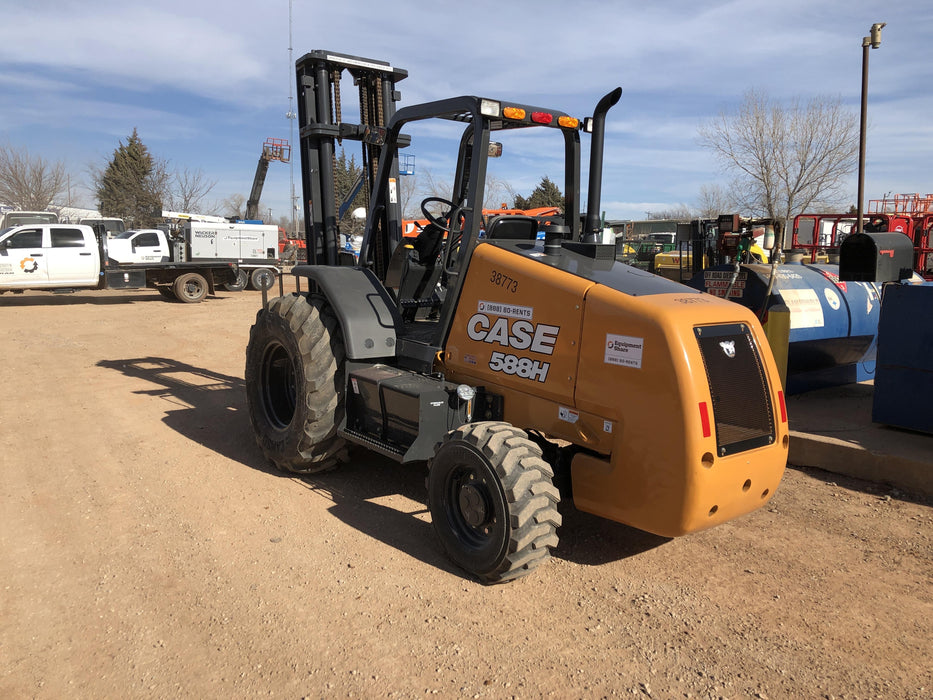 2019 CASE 588H