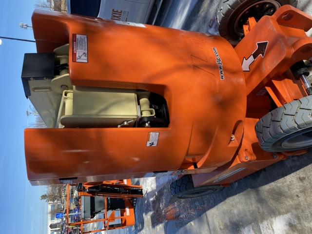 2019 JLG E300AJP