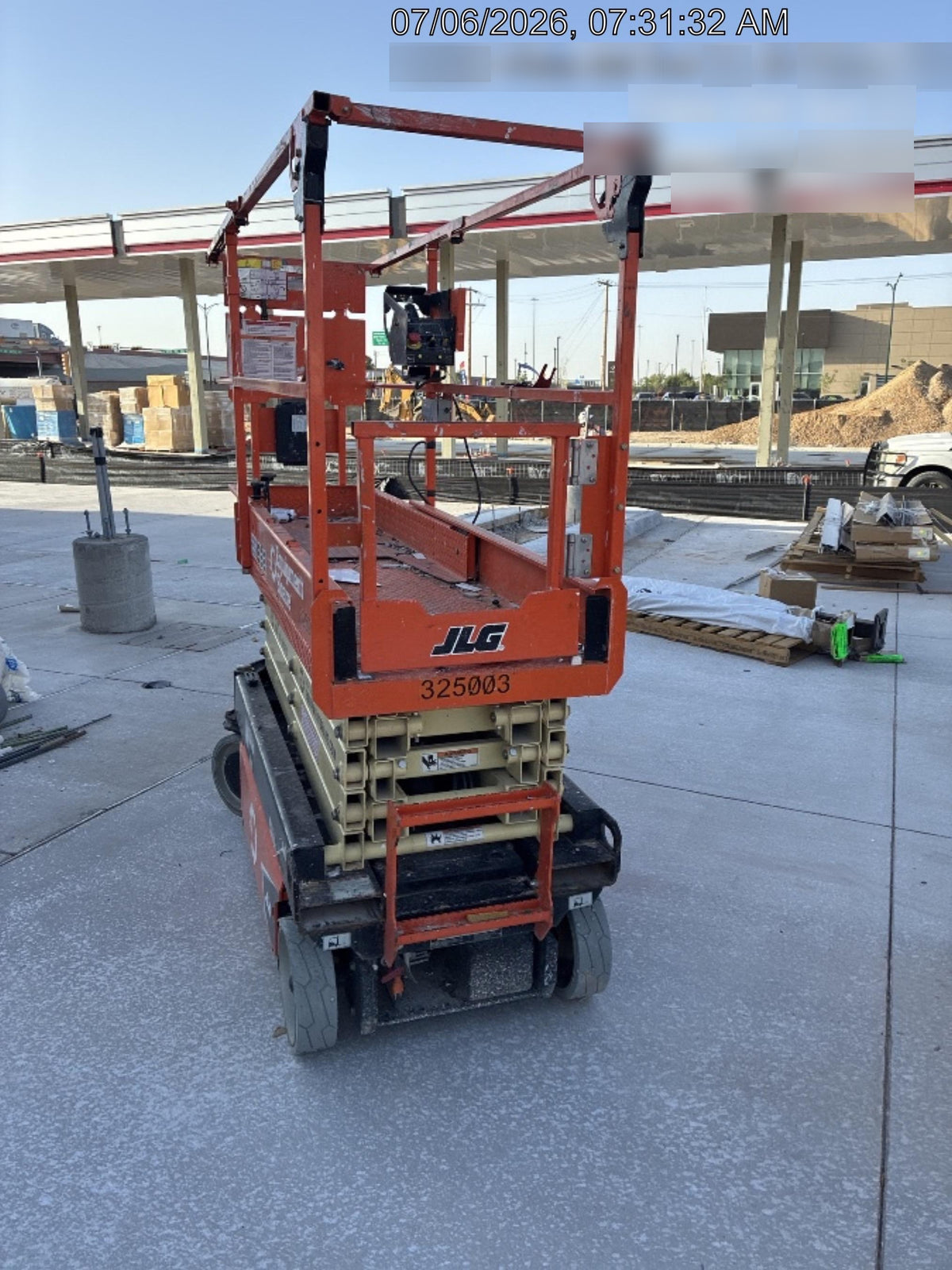 2023 JLG ES1932