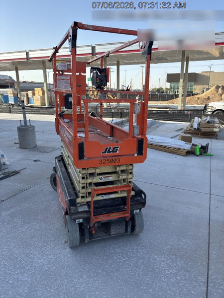 2023 JLG ES1932