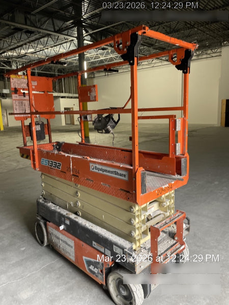 2022 JLG ES1932