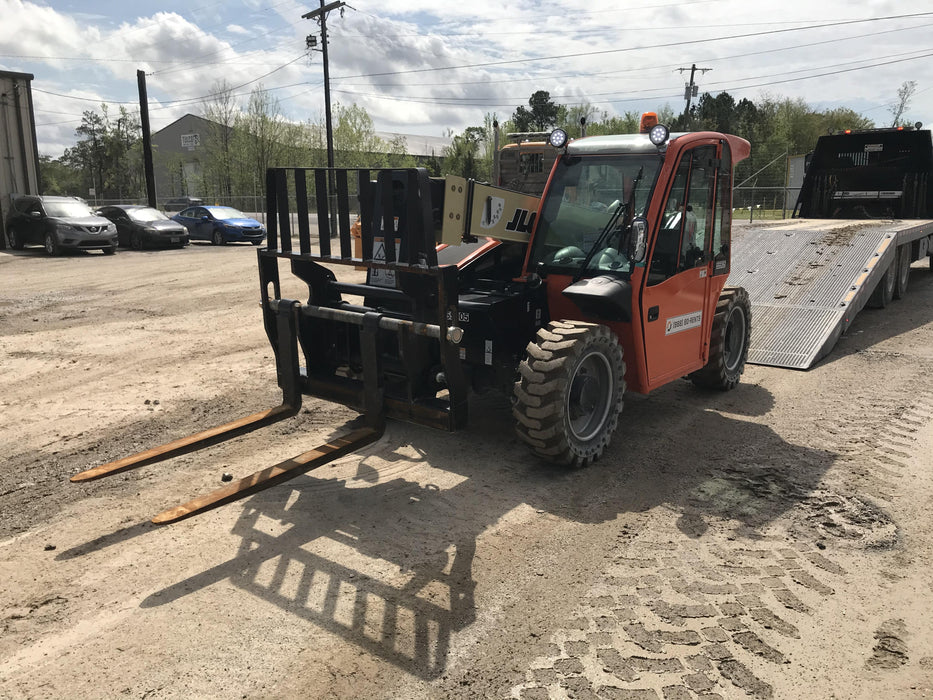 2020 JLG G5-18A Cab/Heat/Air, NM Solid Tires, Beacon w/48" Carriage, 48" Pallet Forks