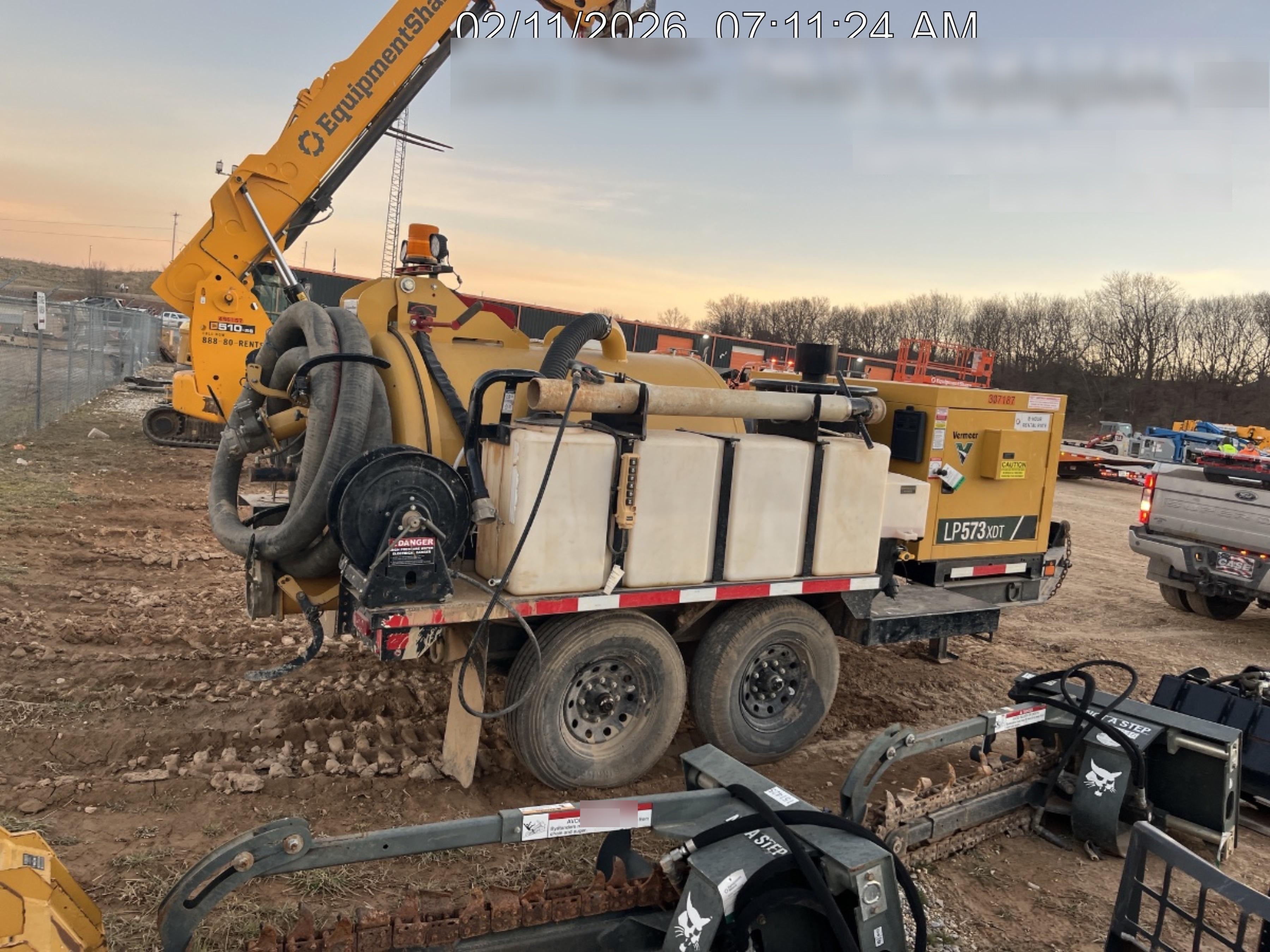 2023 Vac-Tron LP573XDT T4 Koehler Diesel Engine, 500 Gallon Debris Tank, x2 100 Gallon Water Tanks