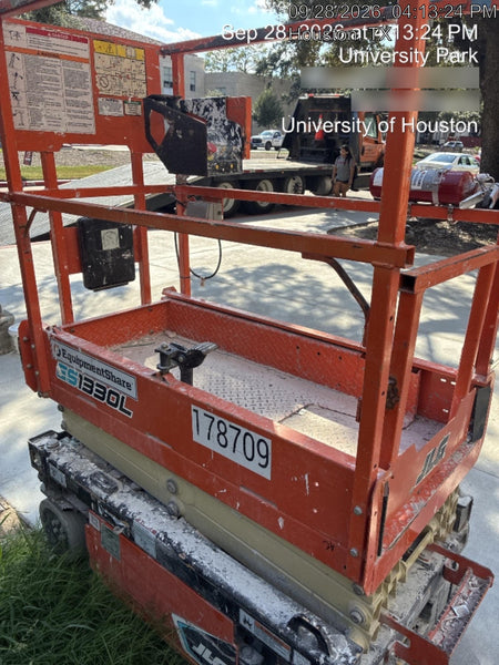 2021 JLG ES1330L