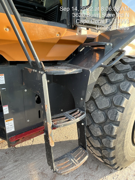 2018 Case 821G CLOSED CAB, 1 FUNCTION, JRB 418 STYLE HYD COUPLER