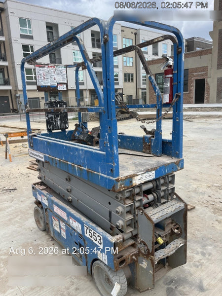 2017 Genie GS-1930 Genie GS-1930 Lift w/Fixed Rail and Chain Entry