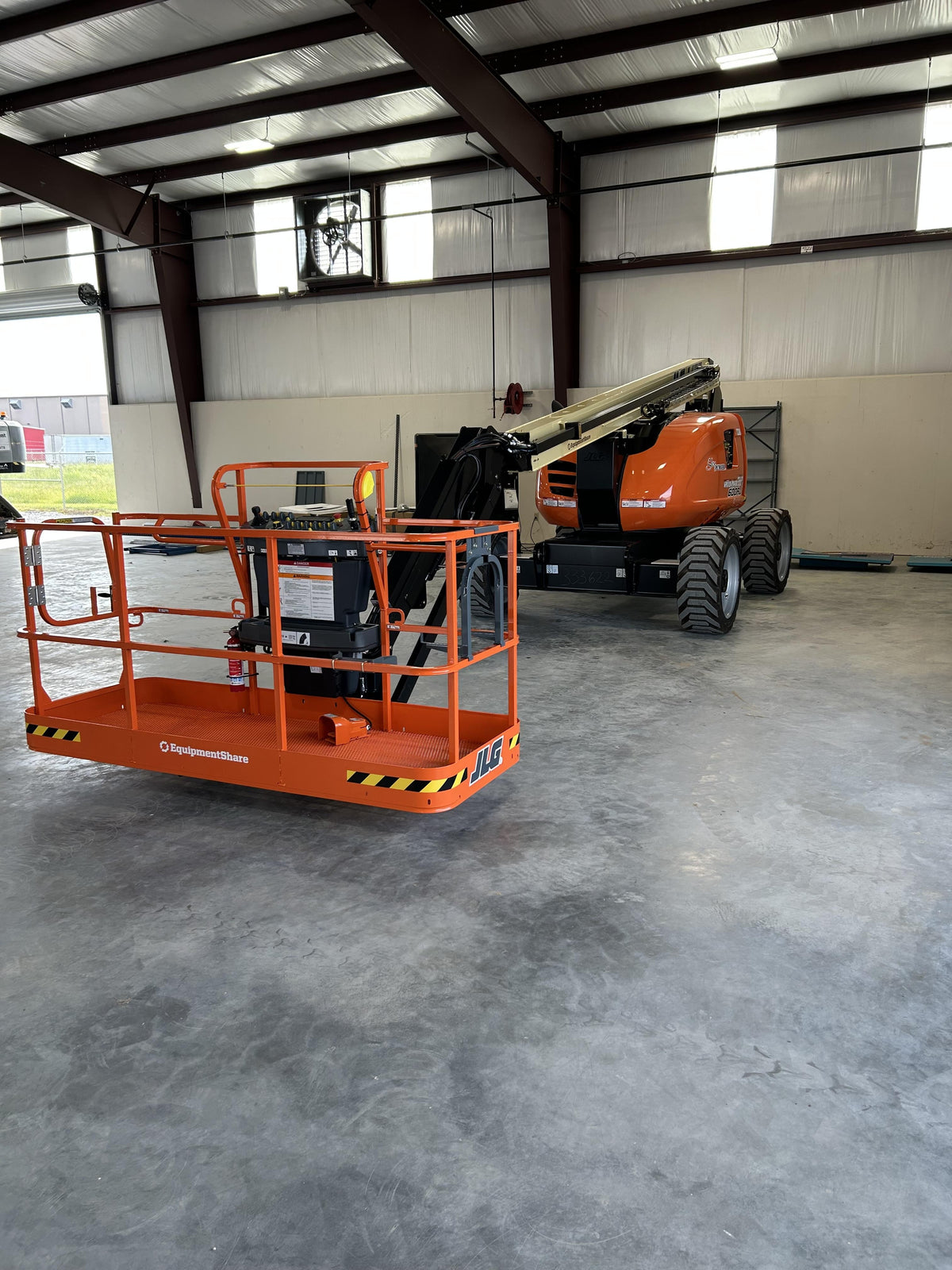 2025 JLG 600AJ