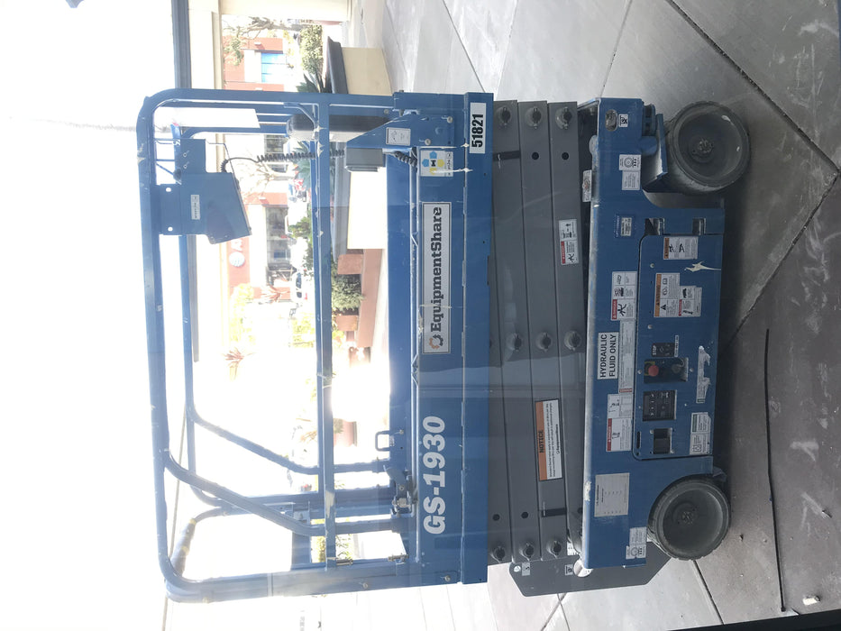 2019 Genie GS-1930 Half Height Swing Gate, 800W Inverter