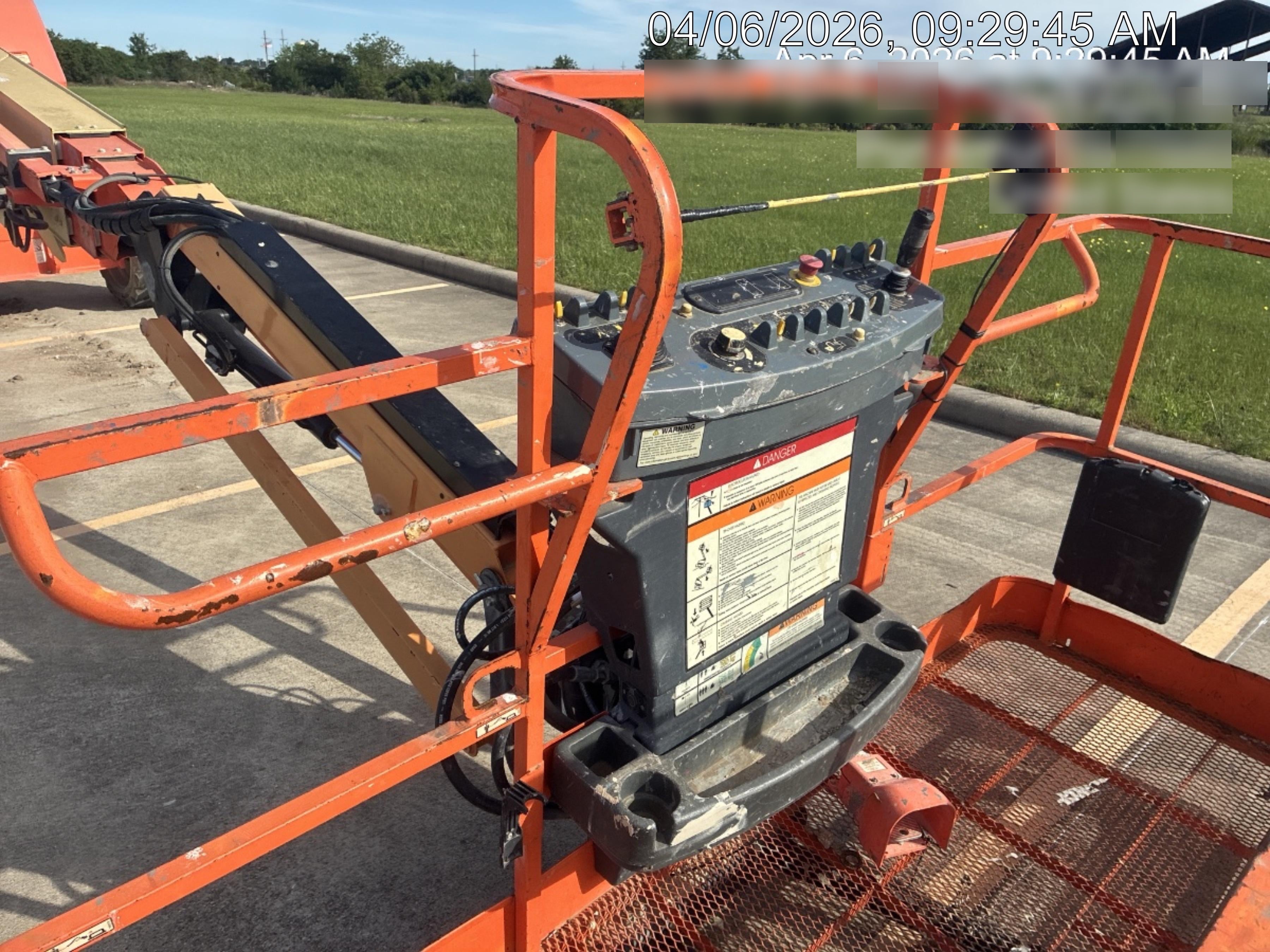 2023 JLG 660SJ