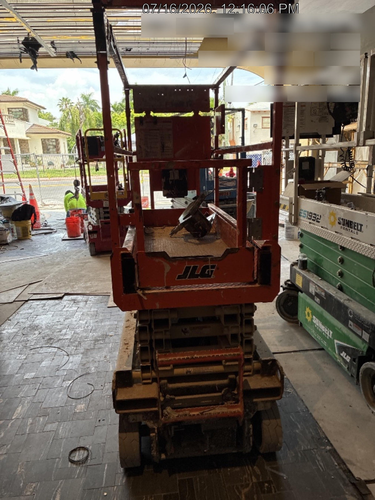 2023 JLG ES1932