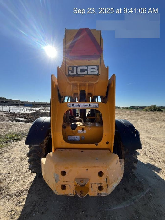 2019 JCB 512-56 Canopy, 109 HP, Solid Tires, STD Worklight, Beacon, Aux Hydraulics, Lifting Eye, Back up Alarm w/66" Carriage/60" Forks