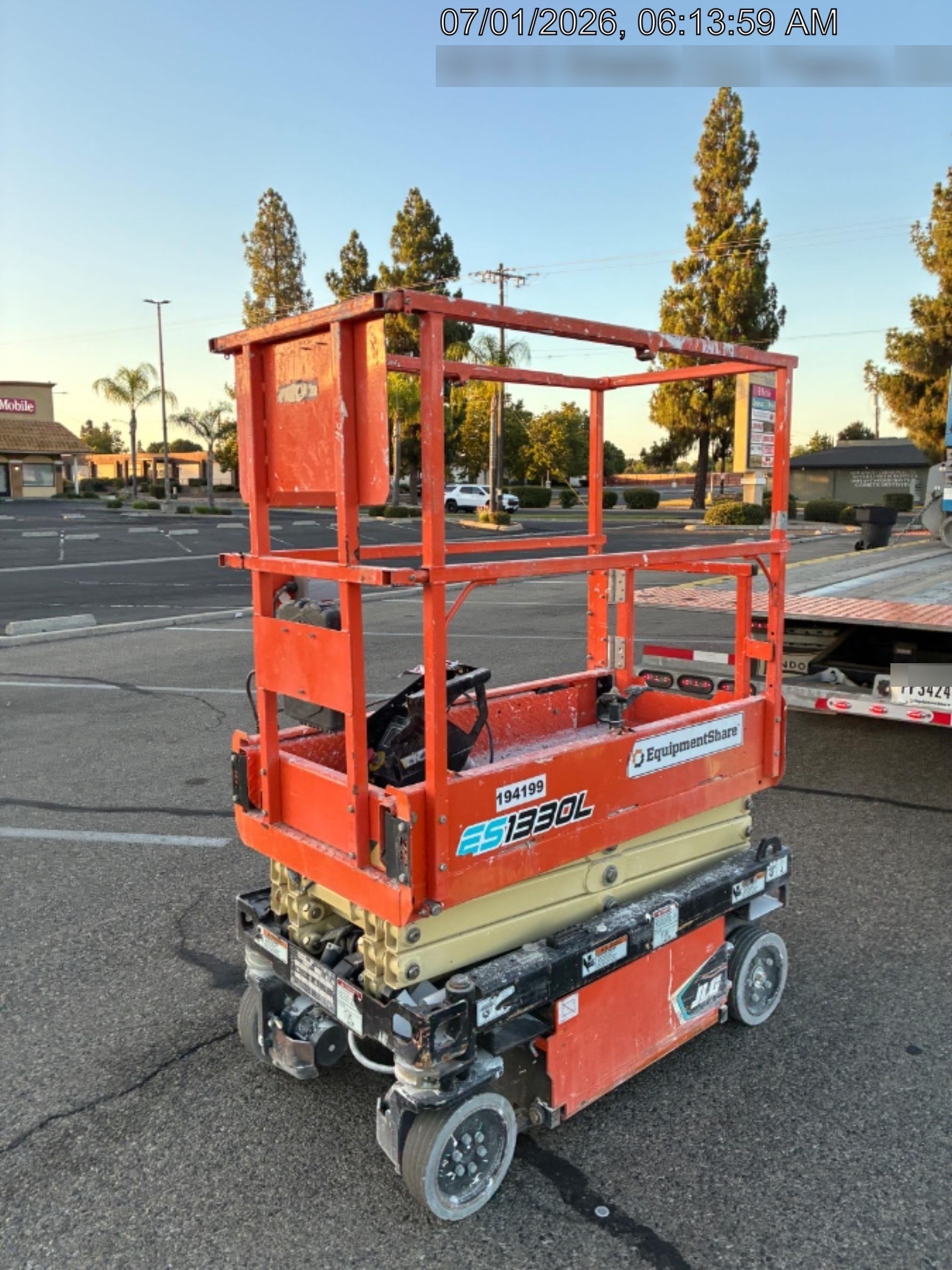 2021 JLG ES1330L