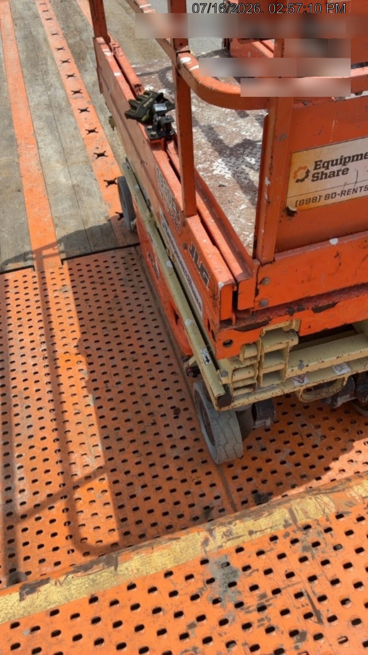2016 JLG 1930ES
