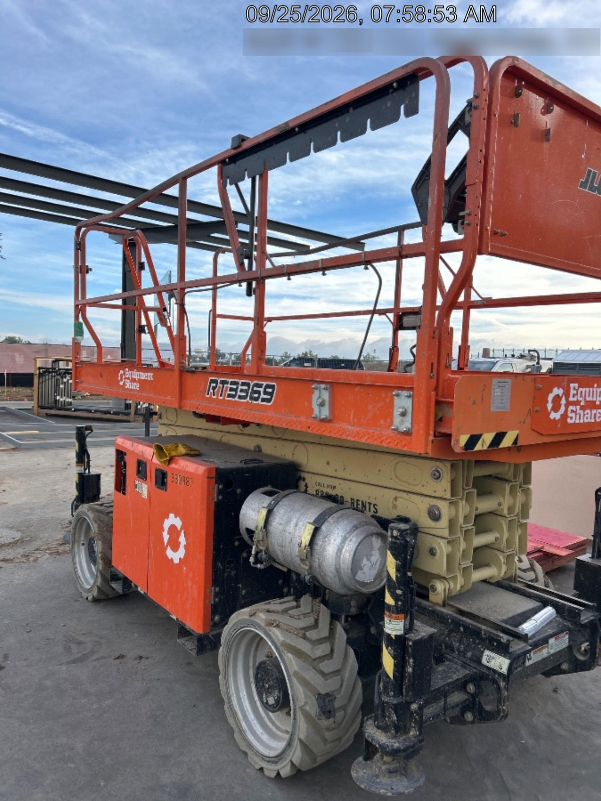 2023 JLG RT3369