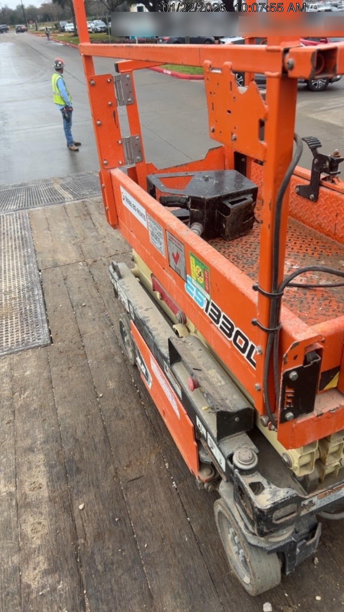 2021 JLG ES1330L
