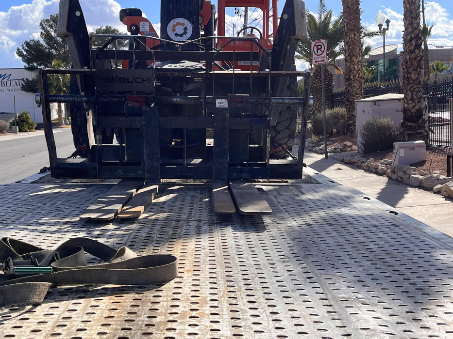 2021 TAKEUCHI 48" Pallet Forks - Takeuchi