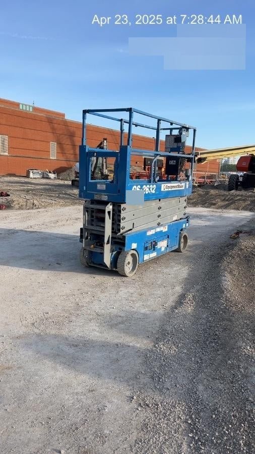 2020 Genie GS-2632 Standard, Folding half height swing gate