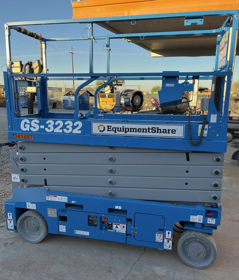 2023 GENIE GS-3232
