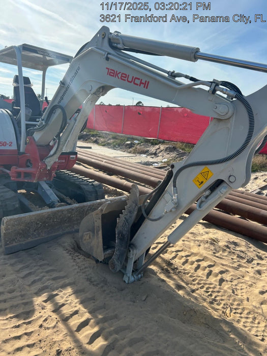 2025 TAKEUCHI 24" Bucket Takeuchi