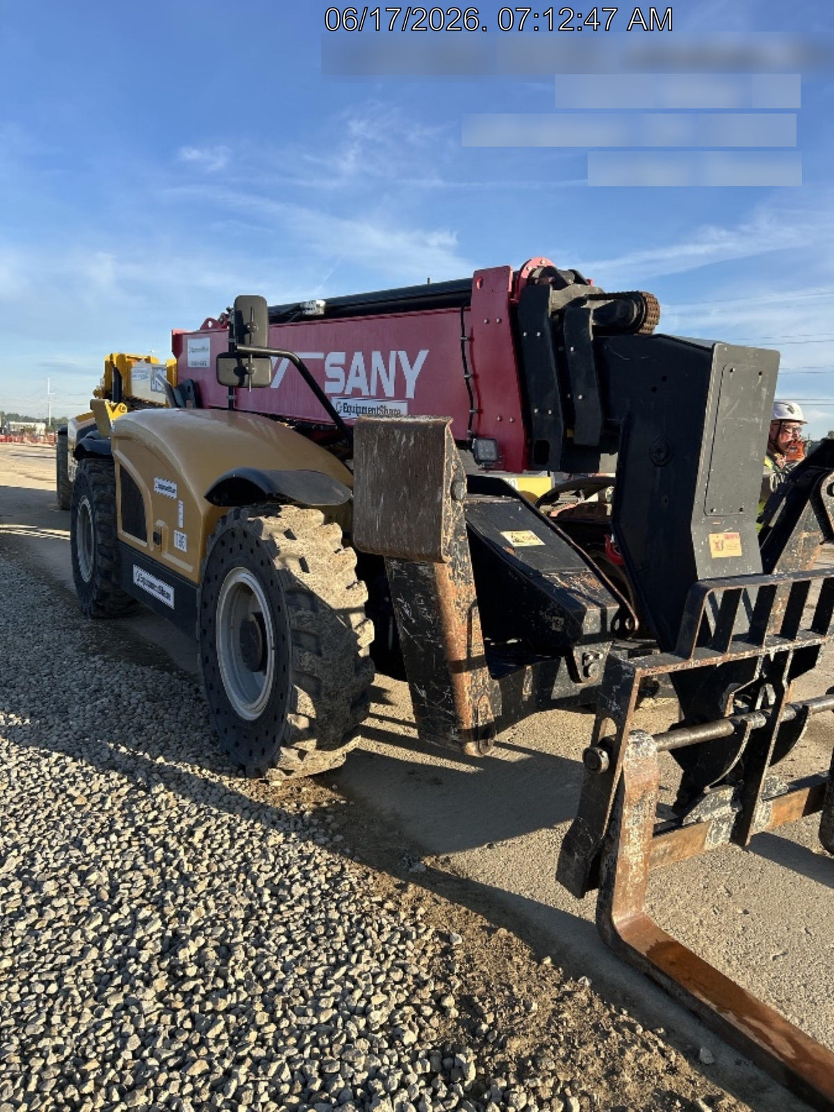 2021 SANY STH1056