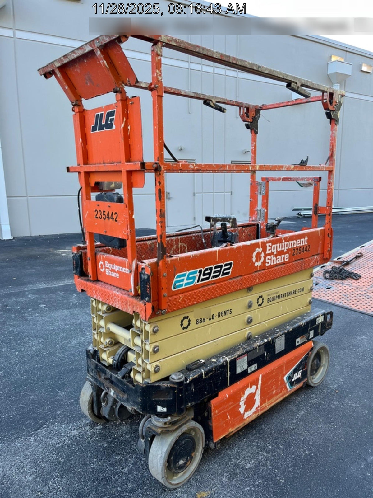 2022 JLG ES1932