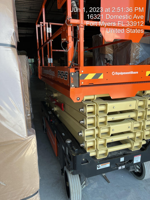 2022 JLG R4045