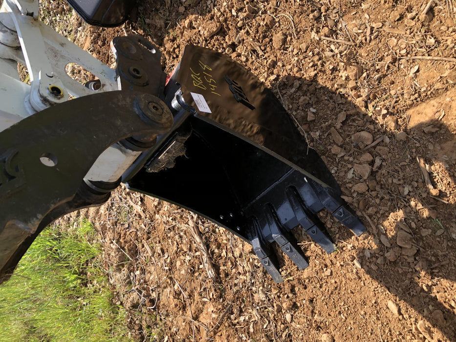 2019 Takeuchi TB260 Canopy, Standard Blade, Auxiliary hydraulics Manual QC, Hydraulic thumb, 12" ,18", 24" Bucket