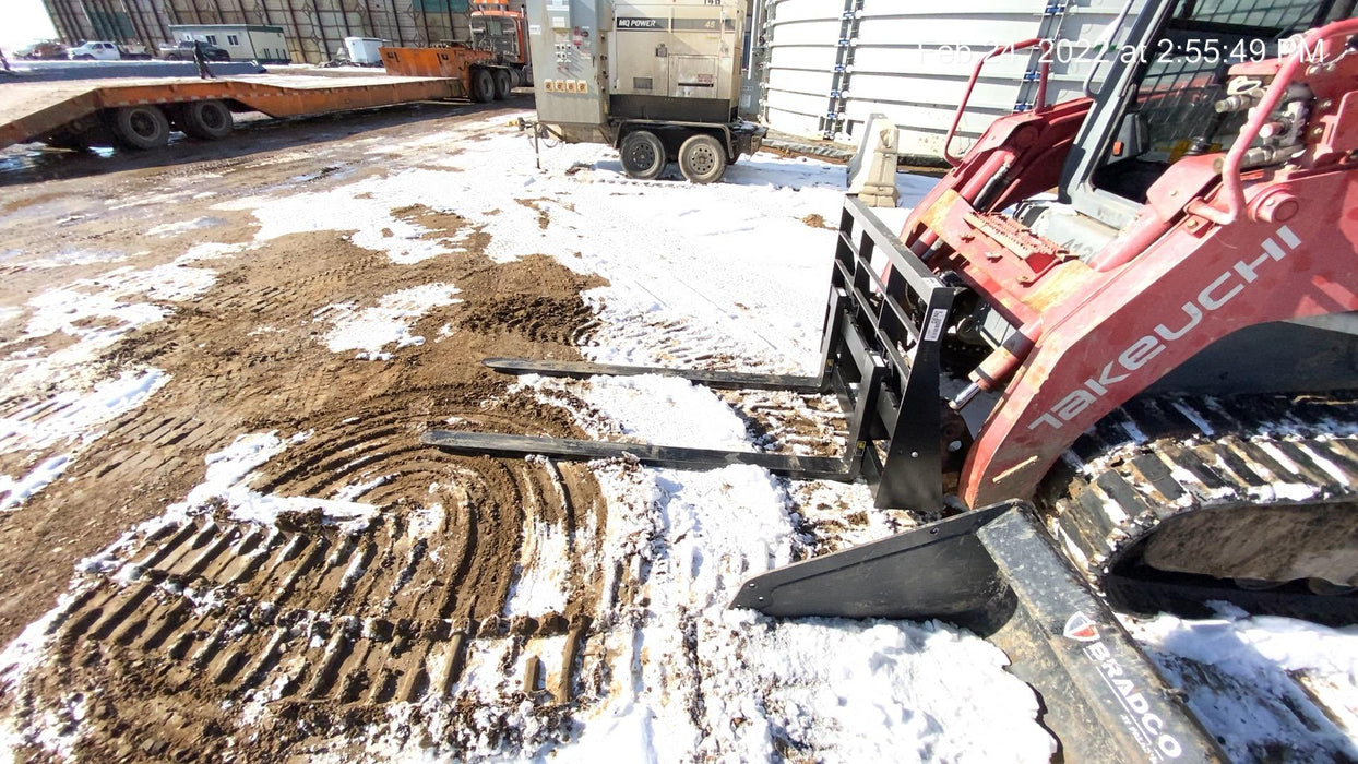 2022 ARROW MATERIAL HANDLING 60" Pallet Forks - Arrow