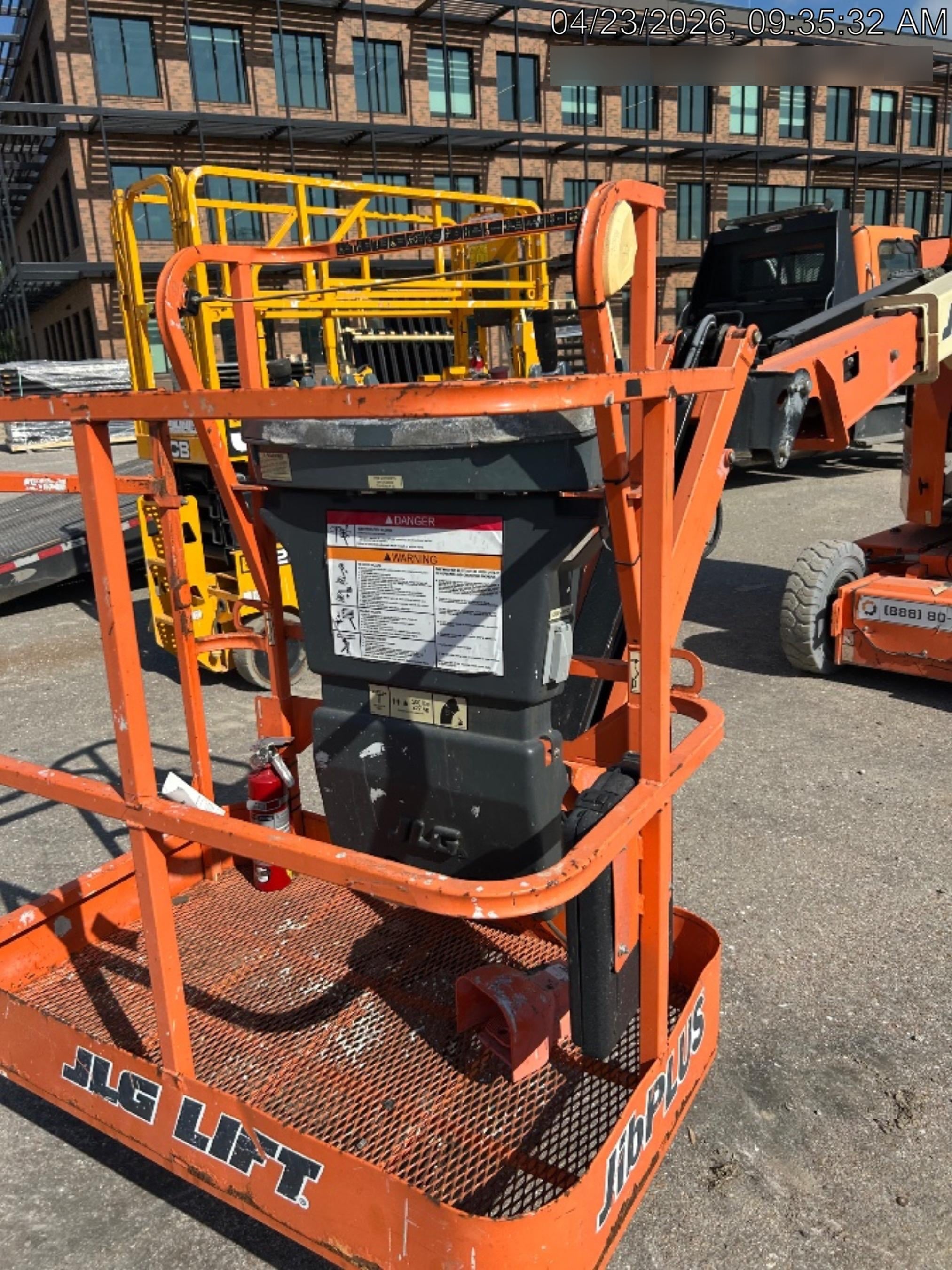 2019 JLG E300AJP