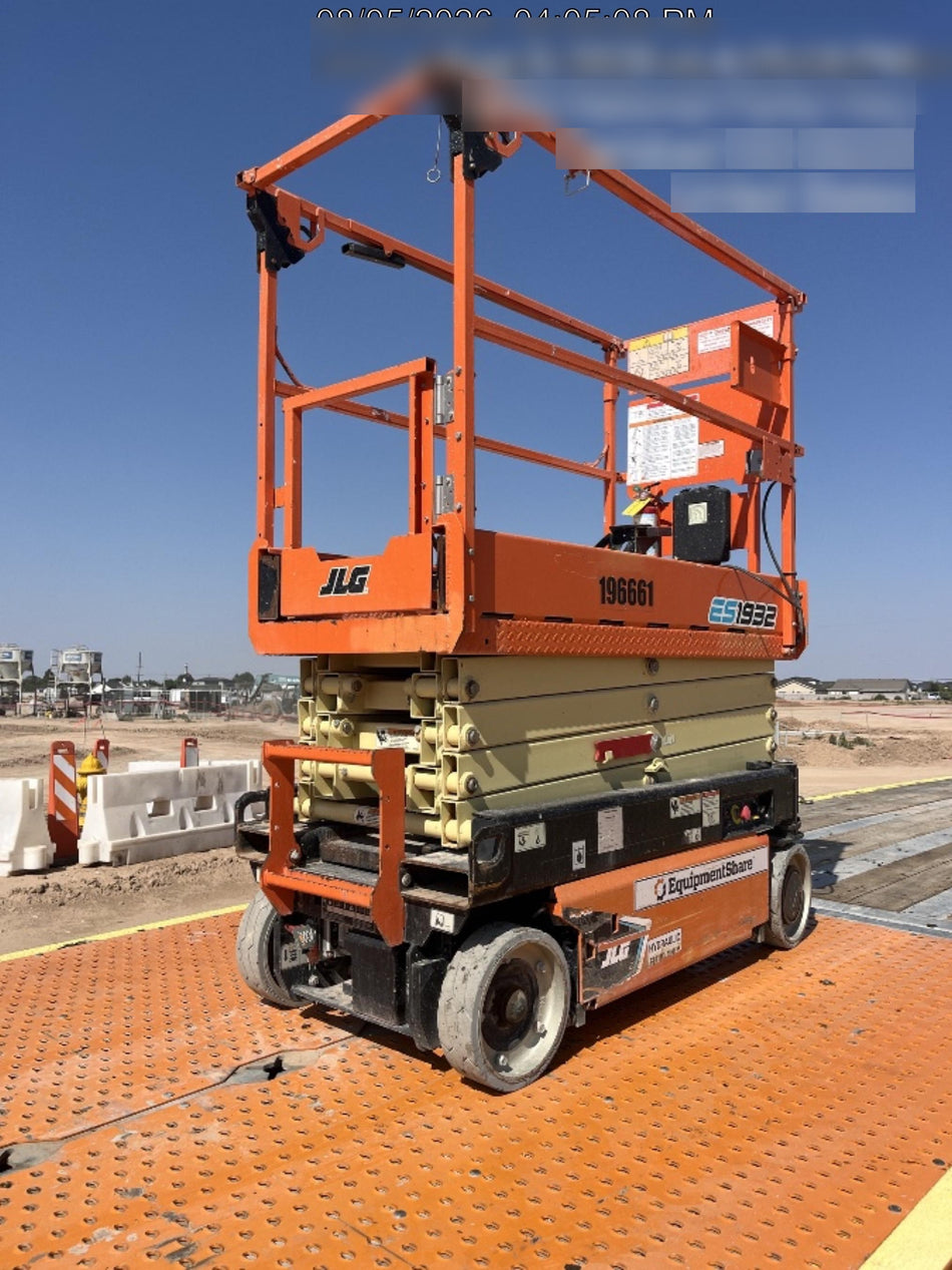 2022 JLG ES1932
