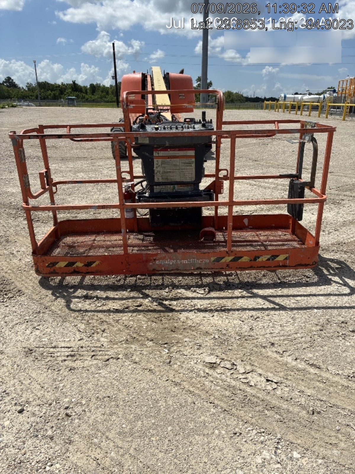 2023 JLG 660SJ