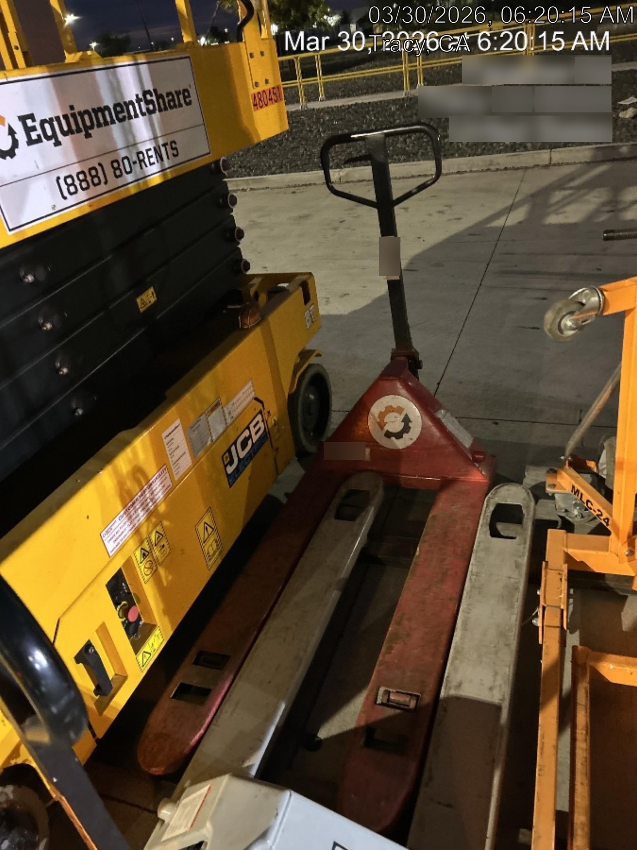 2019 HAUL MASTER 2.5 Ton Manual Pallet Jack