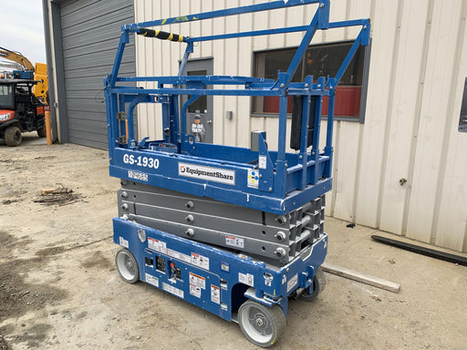 2020 Genie GS-1930 Solid Non Marking Tires, Beacon, Folding rails with half height swing gate, 800W Inverter