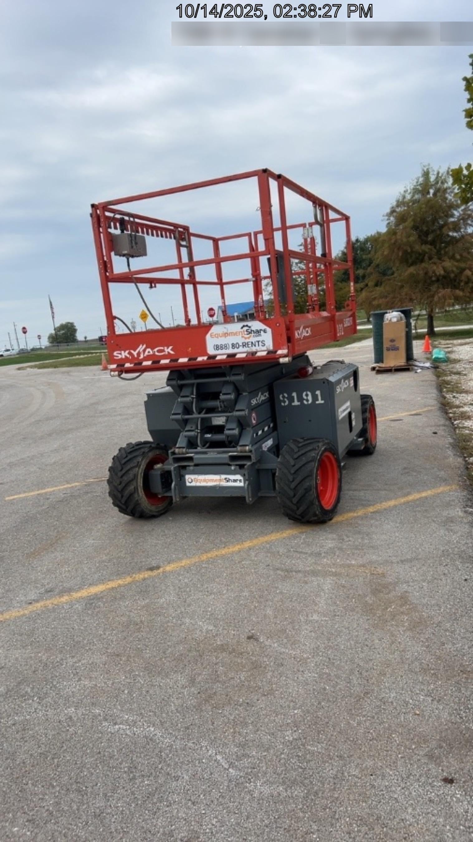 2017 SKYJACK SJ6832 RT