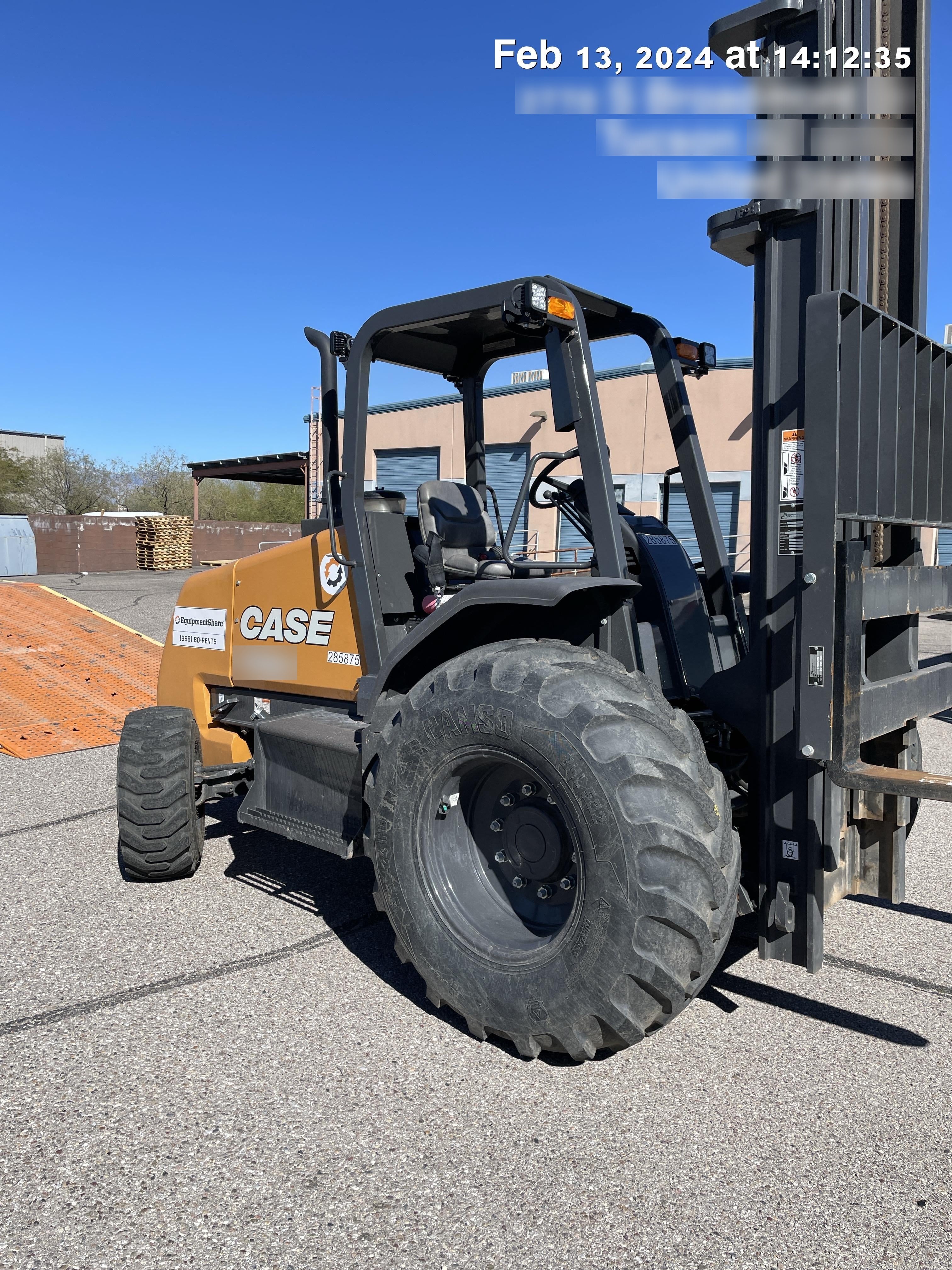 2023 CASE 588H