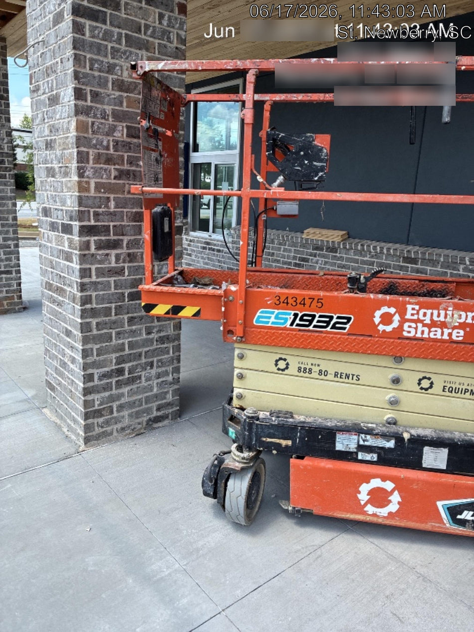 2023 JLG ES1932