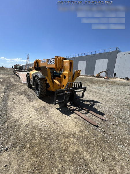 2019 JCB 512-56 Enclosed Cab, 109 HP, Solid Tires, Worklights, Beacon, Aux Hydraulics, Lifting Eye w/66" Carriage/60" Forks