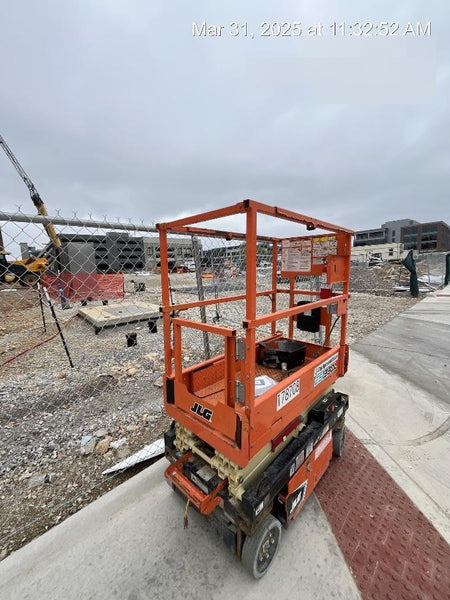2021 JLG ES1330L