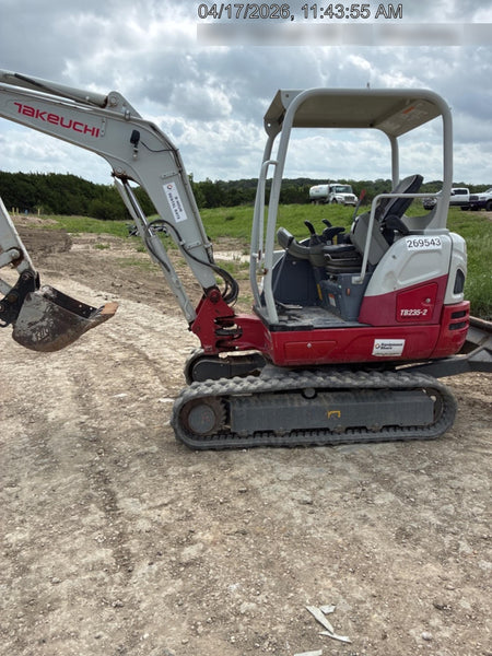 2022 TAKEUCHI TB235-2R