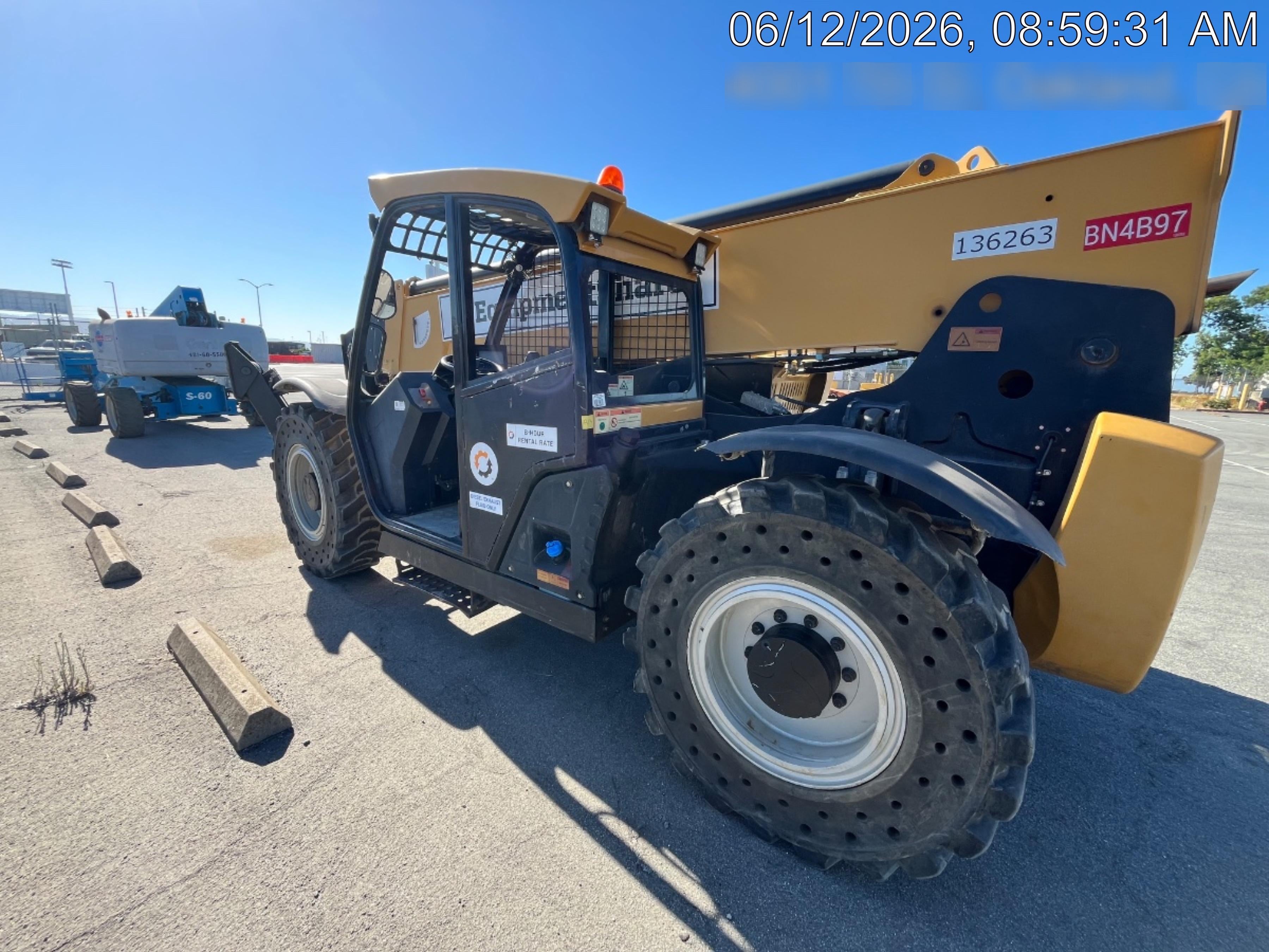 2021 SANY STH1056