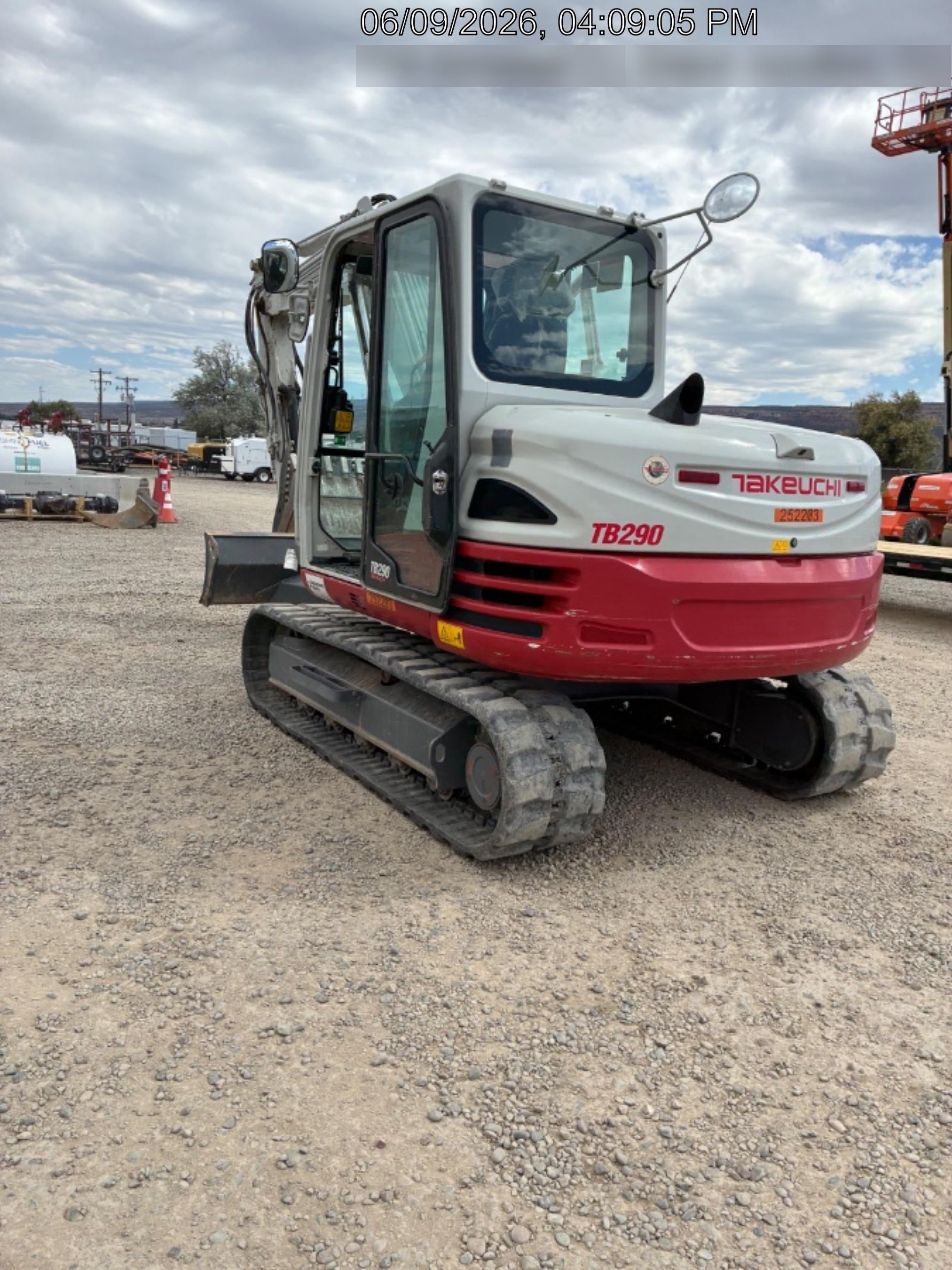 2022 TAKEUCHI TB290-CR