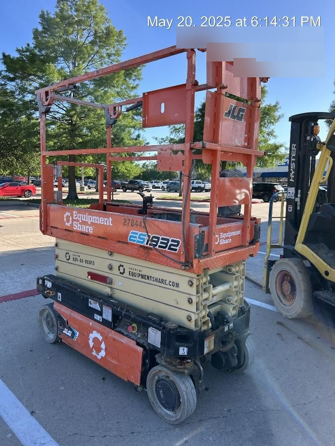 2022 JLG ES1932