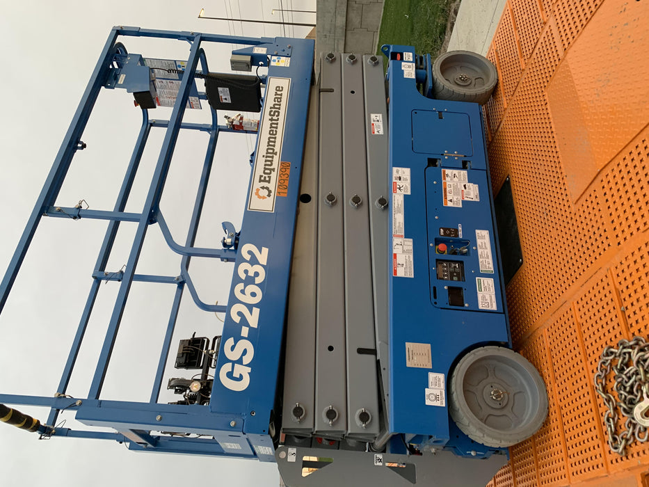 2020 Genie GS-2632 Solid NM Tires, Folding Rails with Half-Height Swing Gate, Beacon, 800W Invertor