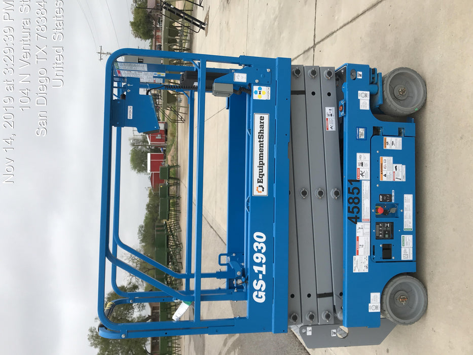 2019 Genie GS-1930 Fixed rails with chain Entry