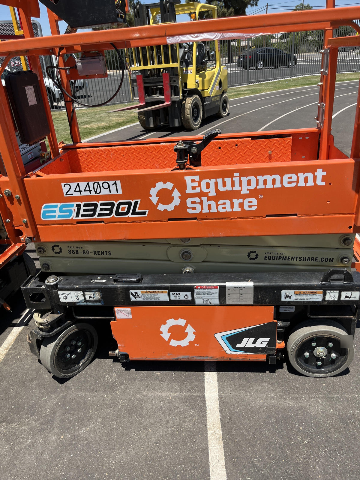 2022 JLG ES1330L